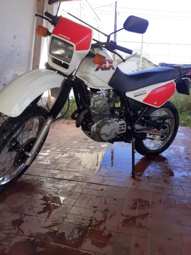 Honda xlx 350r ano 1989 branca