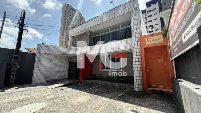 Edifício Comercial em Meireles