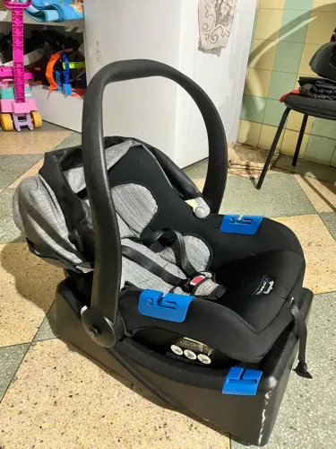 Bebê Conforto Infantil com Base - Usado em Excelentes Condições