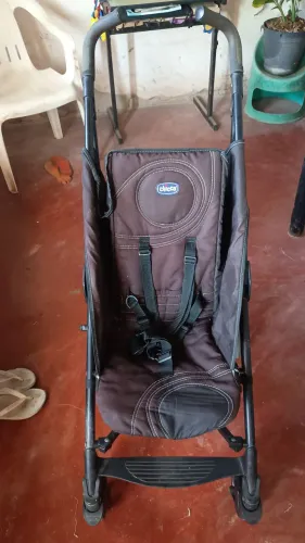 Vendo carrinho de bebê 
