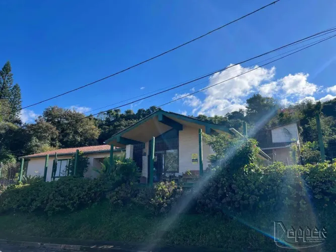 Casa residencial à venda com 5 dormitórios no bairro Vila Nova - 329 m² úteis