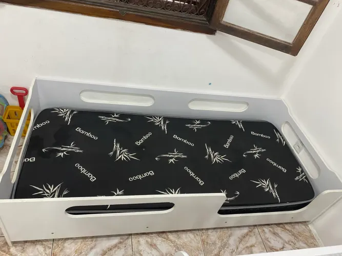 Cama montessoriana com colchão