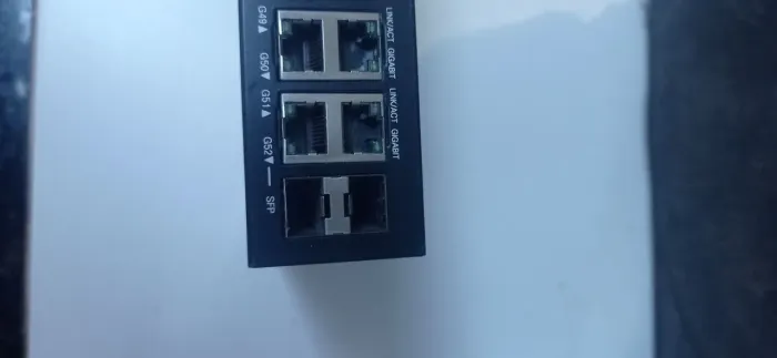 Switch cisco gerenciável sg300-52 2 portas SFP em perfeito funcionamento não aceito trocas