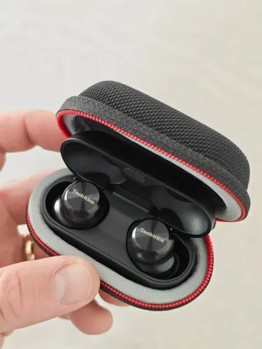 Technics eah-az100 considerado o melhor fone tws da atualidade. 