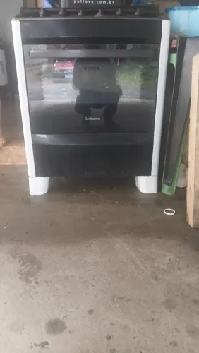 Vendo um fogão 6 bocas elétrico funcionando perfeitamente. 