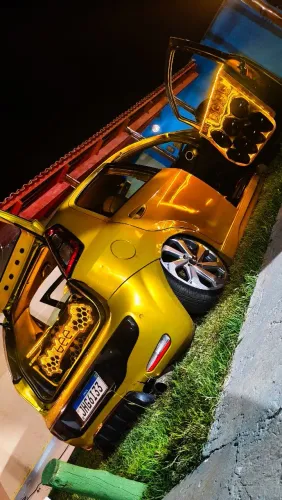 Fiat Punto Sporting 1.8 Flex 8v/16v 5P 2013