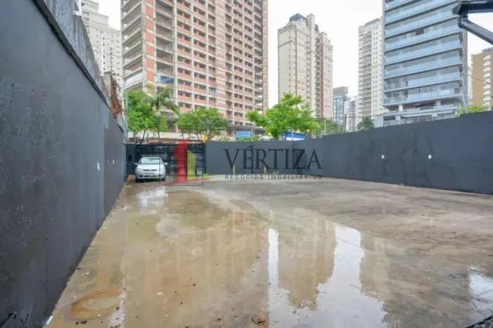 Terreno comercial para locação com 254m² na Vila Nova Conceição