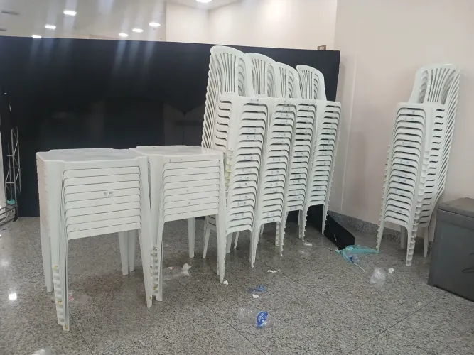 Mesas e cadeiras ( Locação)