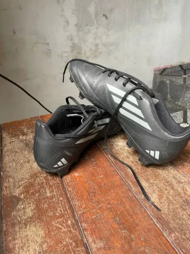 Chuteira predator número 40-41 ADIDAS