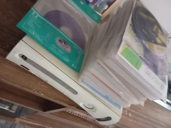 Vídeo Xbox com defeito tira peças