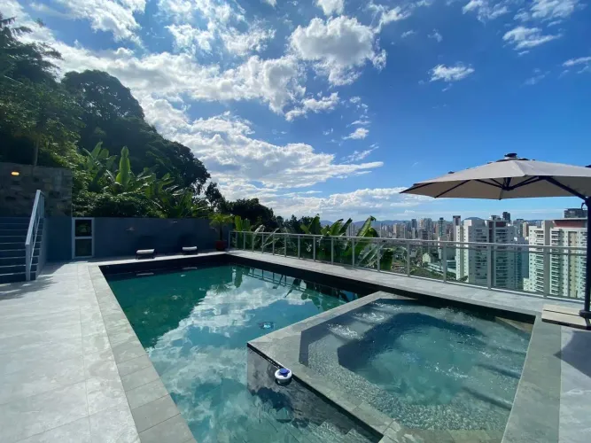 Casa à venda, 6 quartos, 4 suítes, 4 vagas, Marapé - Santos/SP