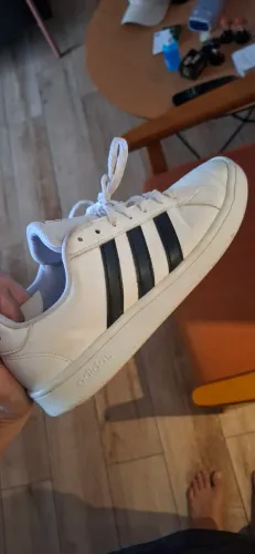 Tênis adidas
