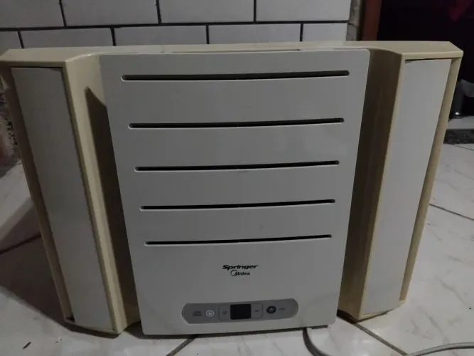 ar condicionado 7500 btus + controle remoto + caixonete e espuma expansiva