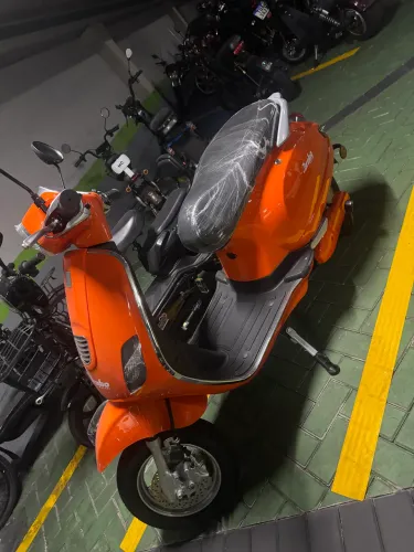 Moto elétrica retrô
