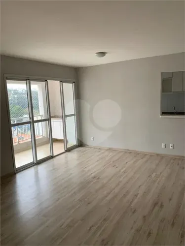 Apartamento com 2 quartos, 1 suíte e sala ampliada com varanda, 2 vagas em frente a Chácar