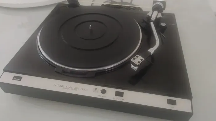 Sansui FR-D3 toca discos