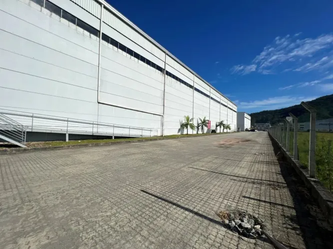 Galpão para alugar, 7115 m² por R$ 227.685/mês - Volta Grande - Navegantes/SC