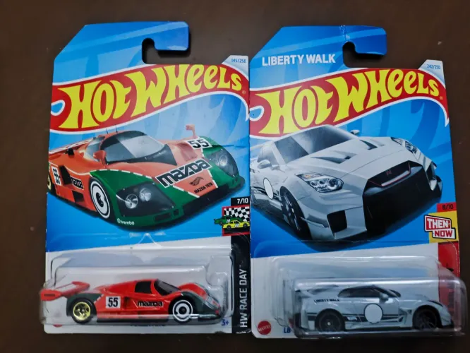 Vendo 2 hotwells GTR libert walk e Mazda 787b