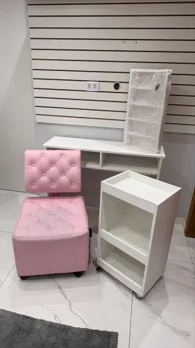 Kit cirandinha, carrinho aux e mesa de manicure