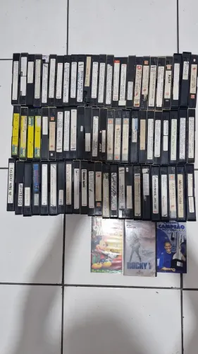 Fitas VHS, com filmes clássicos,  programas, documentários.  Oportunidade 