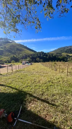 Terreno de 1.200 m² c/córrego, água de mina e vista p/Serra da Bocaina, Cedro em Silveiras