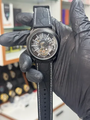 Relógio BVLGARI fundo de vidro