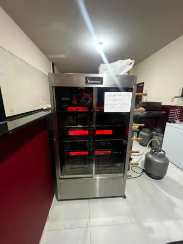 Máquina de Assar Frangos