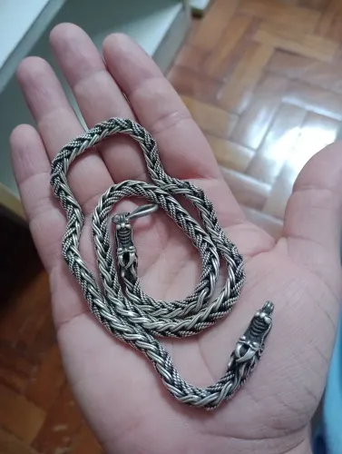 Cordão de prata dragão (peruano)