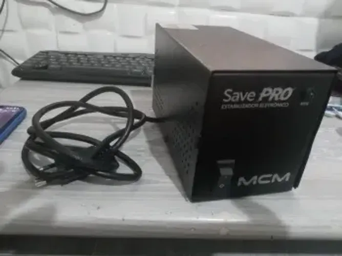 Estabilizador MCM Save Pro 300VA