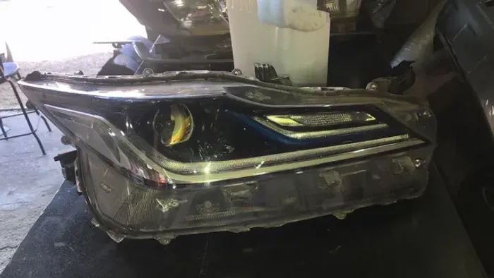 Farol Corolla Hibrido 2021/2022