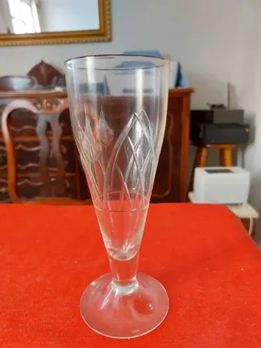 conjunto taça - tulipa  lapidada