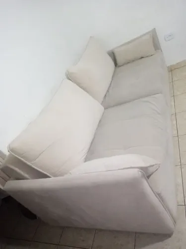 Sofá retratil zero caixa cor Nude.