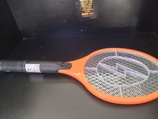 Raquete mata mosquitos 