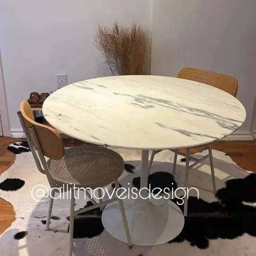 Mesa de Jantar de Mármore