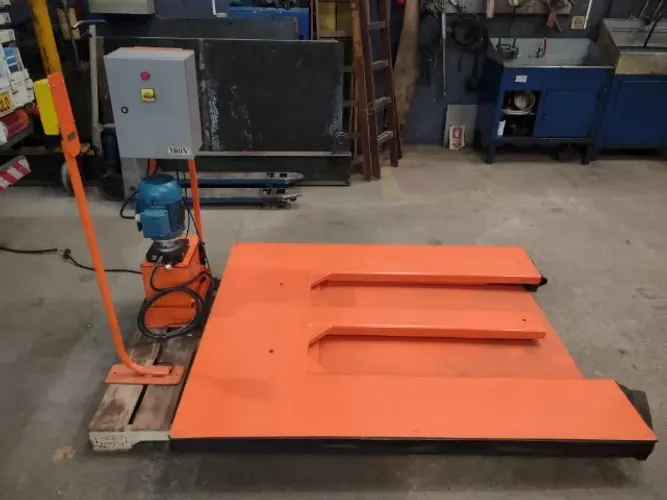 Mesa Plataforma Hidráulica Tipo E Ergonomia Cap. 1500 Kg - Paletização e Despaletização 