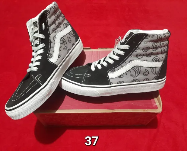 Tenis VANS SK8-HI Tamanho 37