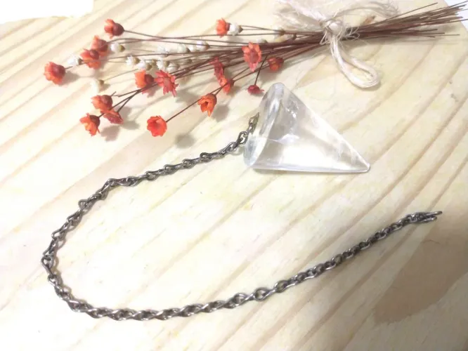 pêndulo de cristal de quartzo reiki radiestesia