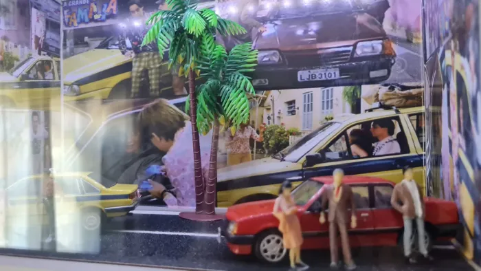 Quadros dioramas temáticos de séries e filmes antigos.