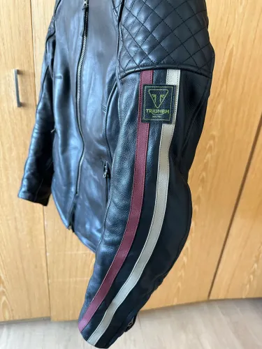 Jaqueta Triumph feminina P