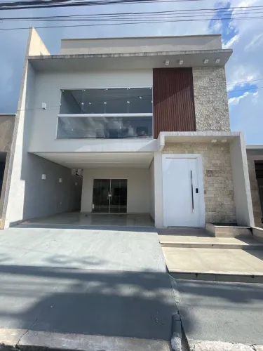 Casa Duplex, 240m², 4 Suítes, 2 vgs no Cond. Arbre
