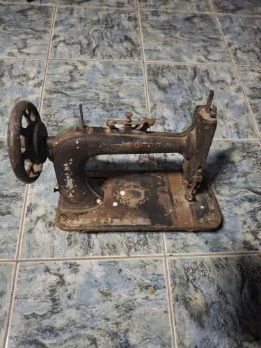 Máquina de costura antiga