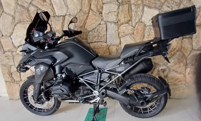 BMW TRIPE BLACK 1200