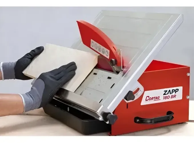 Cortador Elétrico ZAPP 180 Cortag 550w 3.500Rpm 220V~60Hz