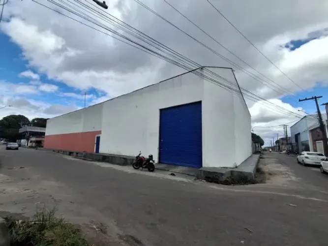 Excelente Galpão 950m² c/ Doca proximo Avenida Itauba