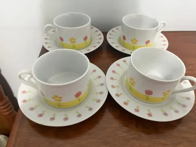 Conjunto De 4 Xícaras de Chá 200 Ml Com Pires Donna