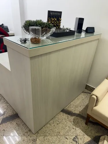 Rack/BALCÃO/Bancada COM TAMPO DE VIDRO