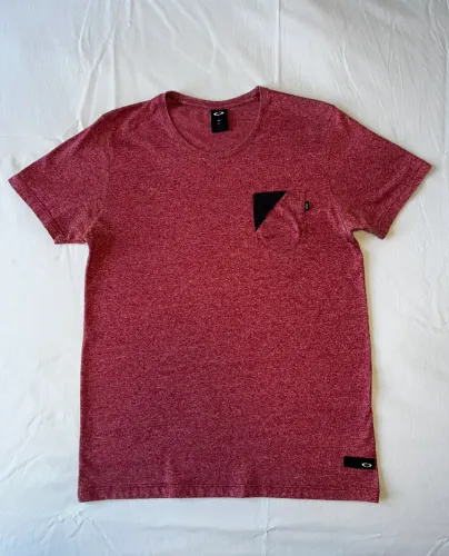 Camiseta Oakley Vermelha