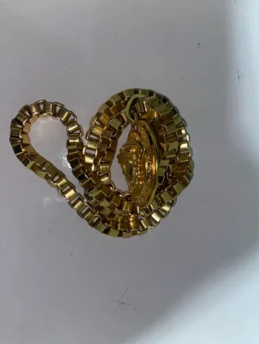 Versace colar