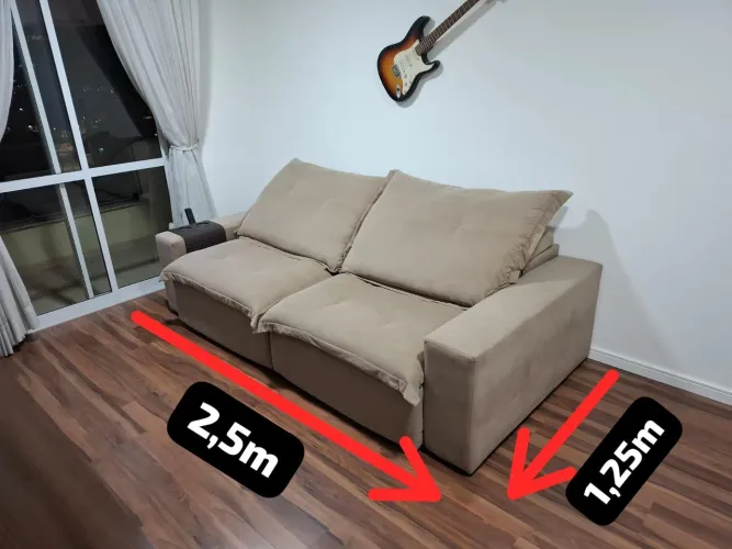 Sofá retrátil, reclinável e personalizado (o retrátil se estende por 1,15m).