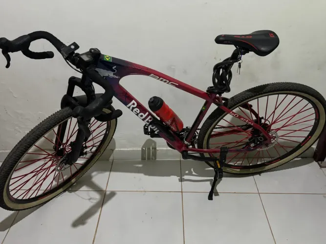 Bicicleta BMC Personalizada Red Bull